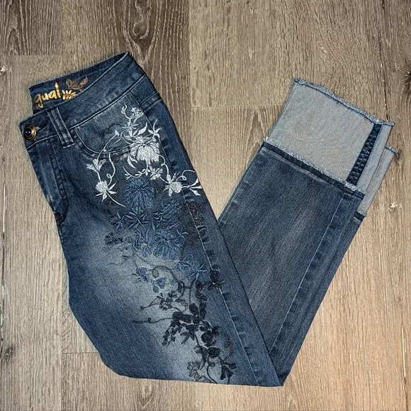 Desigual Embroidered Cropped Jeans/Capris - Picture 1 of 7